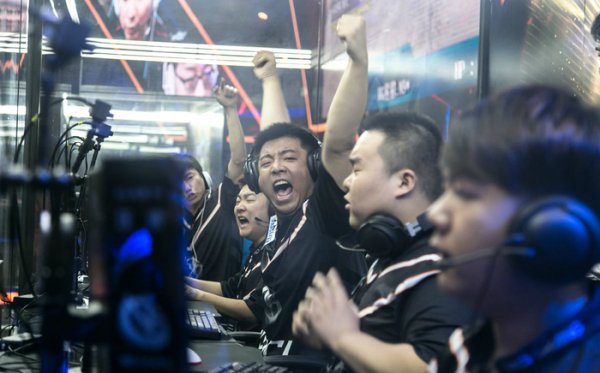 詹的评论让 詹的评论让