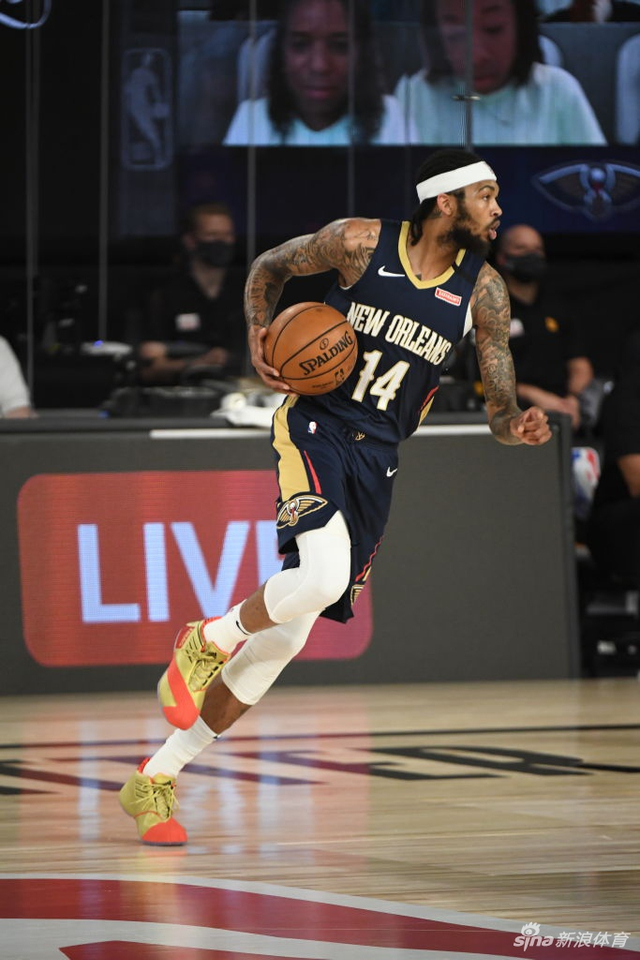 朗男足在对 朗男足在对