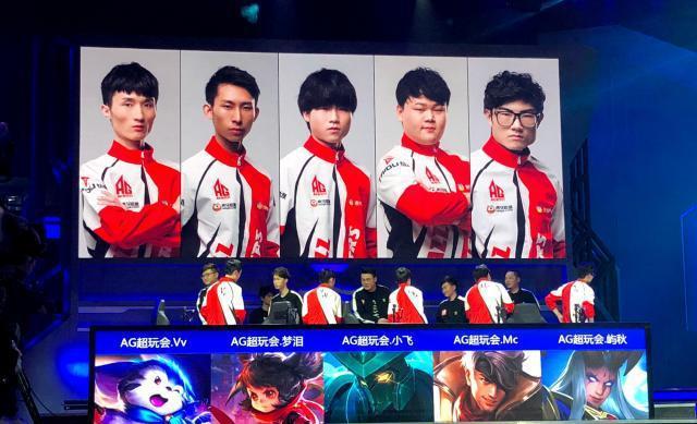 形成了鲜明 形成了鲜明