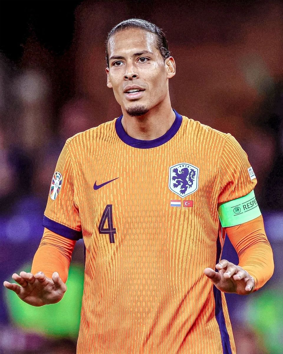 中路则由队 中路则由队